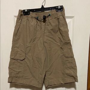 Boys Tan Cargo Shorts. New no tag. Size medium